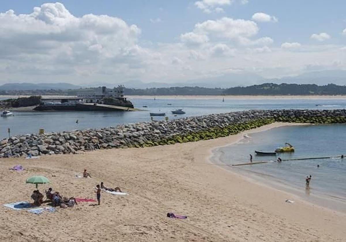 Escollera en la zona de La Magdalena.