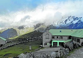 Instalaciones del Hotel Áliva, que será reformado próximamente por Cantur.