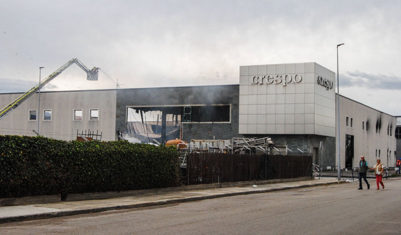 Aspecto que presentaba este sábado el exterior de la nave.
