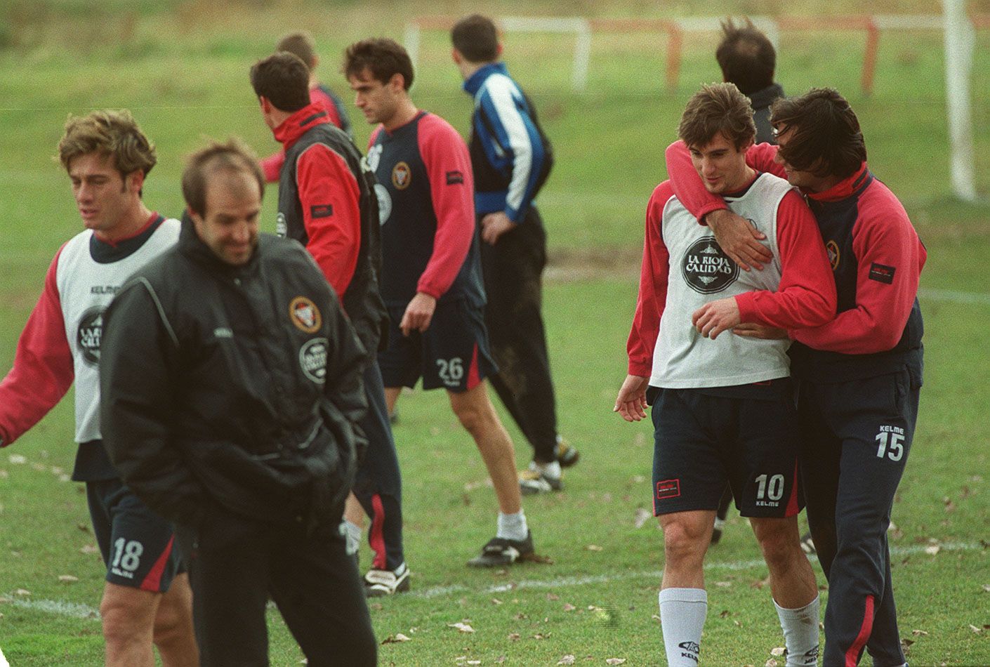 Ochotorena, tras finalizar un entrenamiento con el Logroñés en el año 1999 con jugadores como Arenaza.