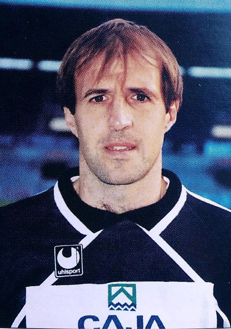 Imagen - Ochotorena, con la equipación del Racing.