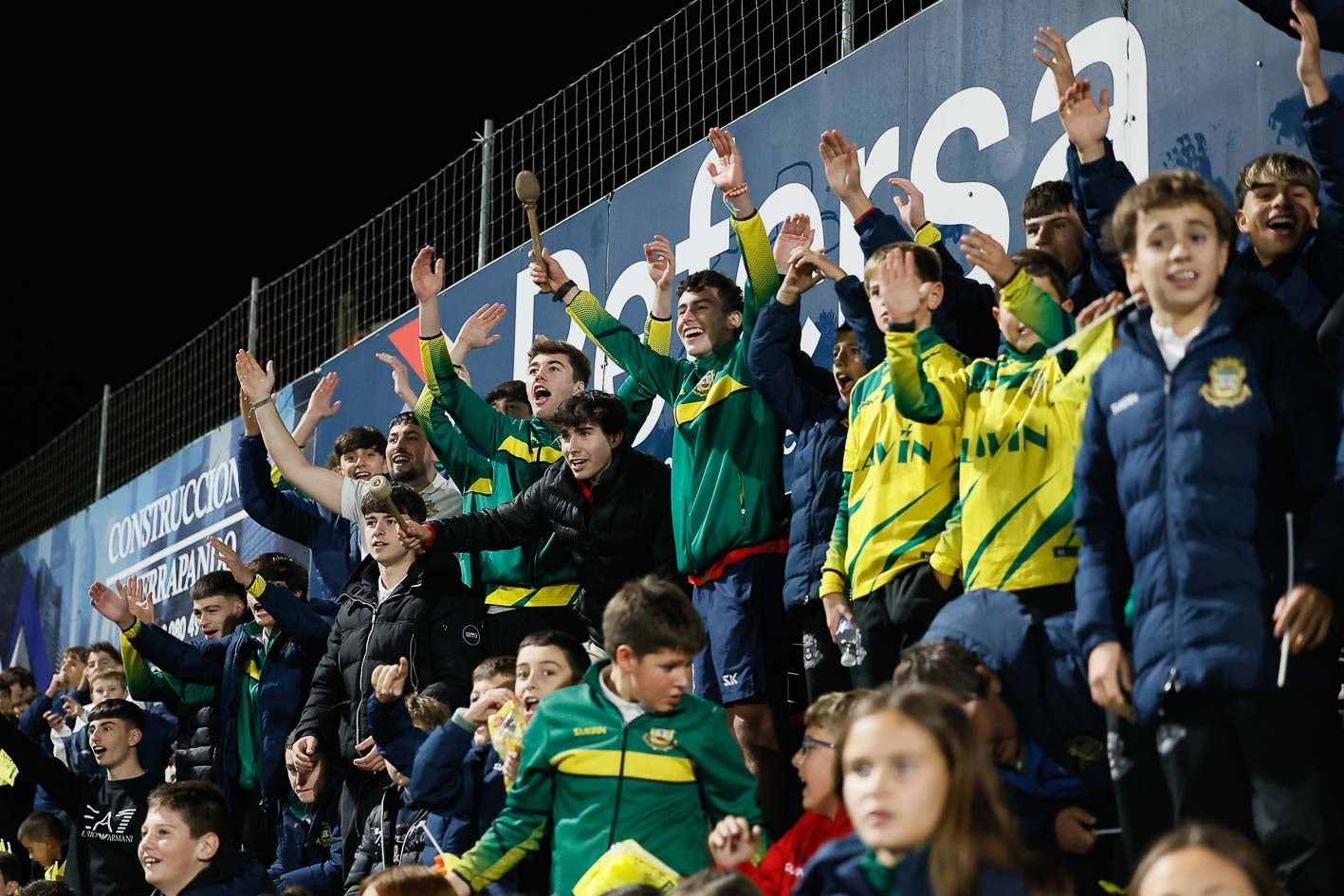 Las gradas de Santa Ana, en un momento del partido.