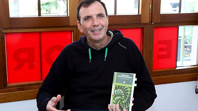 Enrique Lluch presenta su ensayo sobre los «perjuicios del individualismo nocivo»