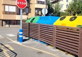 Uno de los puntos en los que se ha instalado los cubre contenedores en San Vicente.