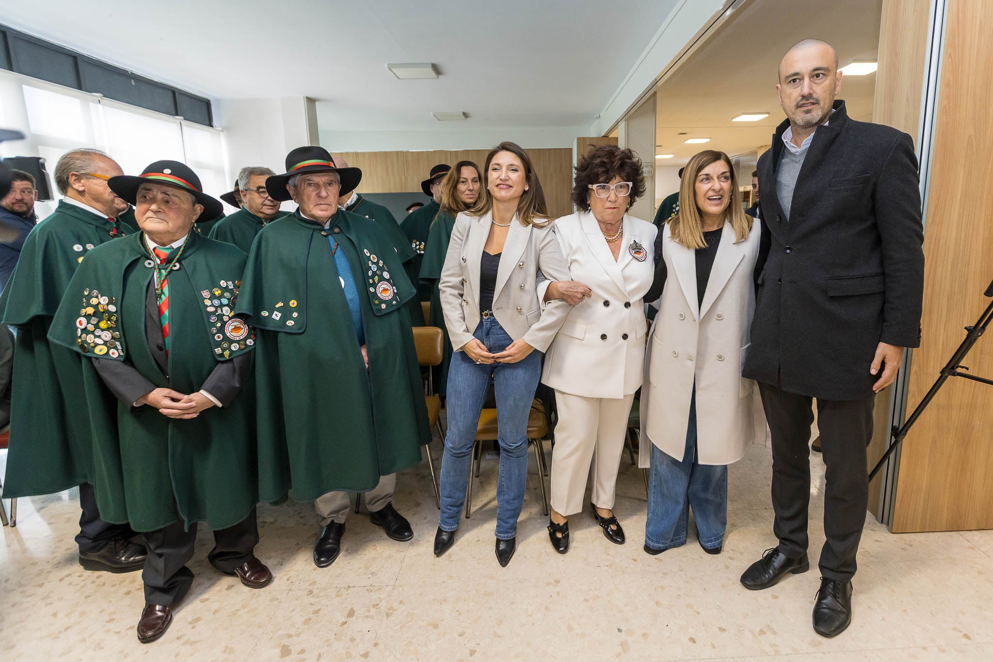 Miembros de la Cofradía, familiares de Gabriel Argumosa, Buruaga y López Estrada, este sábado, durante el Gran Capítulo celebrado en el Círculo de Recreo. 