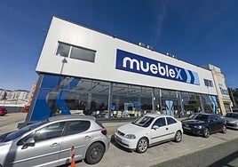 La nave que ocupaba Merkamueble en Santander tras su reconversión en Mueblex.