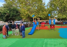 Presentación de las novedades del parque infantil de Barros.