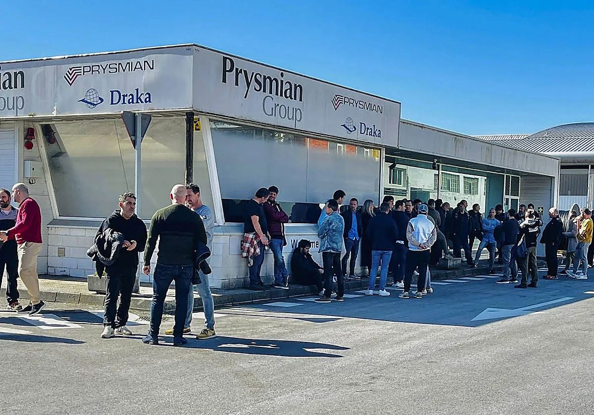 Los trabajadores de Prysmian en una jornada de huelga el año pasado.