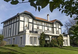 El Hotel Escuela 'Las Carolinas', sede de la Asociación de Hostelería, está en la calle General Dávila de Santander.