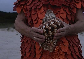 Noa y Lara Castro Lema. 'Cen pequenos soles', 2025. Vídeo. 25' 14». Still video.