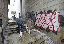 El pasadizo de la biblioteca Gabino Teira.