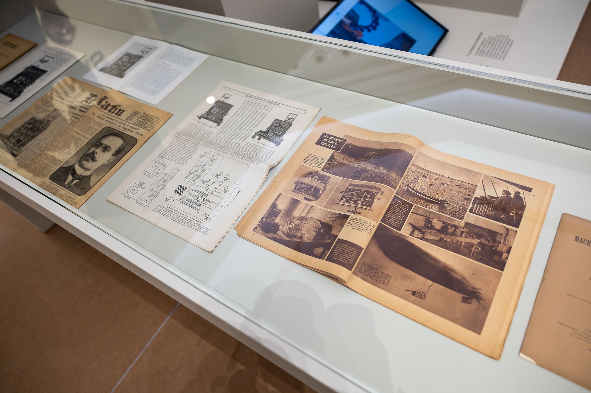 Detalles de publicaciones sobre el científico cántabro.