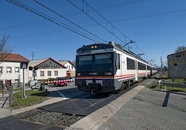 La falta de información sobre la eliminación de pasos a nivel en Reinosa preocupa a políticos y vecinos.