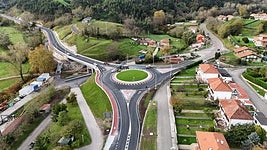 Imagen aérea del nuevo vial entre Viveda y Duález.