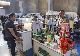 Uno de los stands de la feria que se celebra en el Palacio de Exposiciones de Santander.