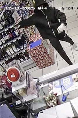 Imágenes de las cámaras de seguridad del establecimiento.