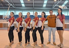 Equipo de gimnasia rítmica de Reinosa camino del Campeonato Nacional.