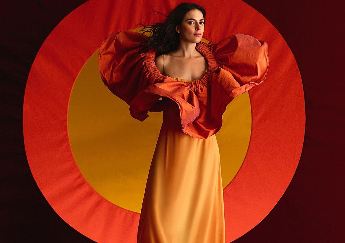 La compositora, guitarrista y vocalista Anna Setton actúa el viernes en Santander.