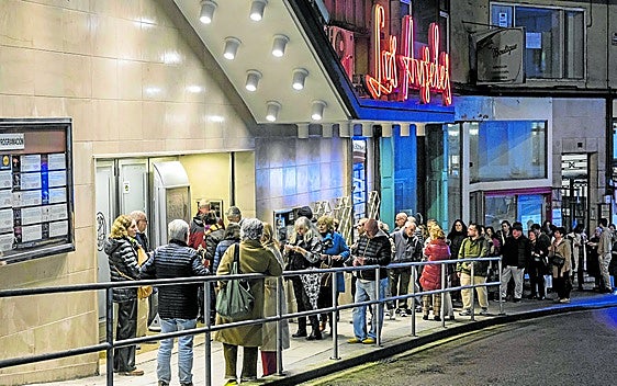 La sala santanderina Los Ángeles, histórico cine superviviente en el centro de la ciudad.