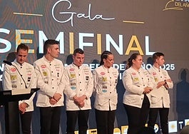 Foto de familia de los participantes en la semifinal del concurso para elegir al Mejor Cocinero de España.