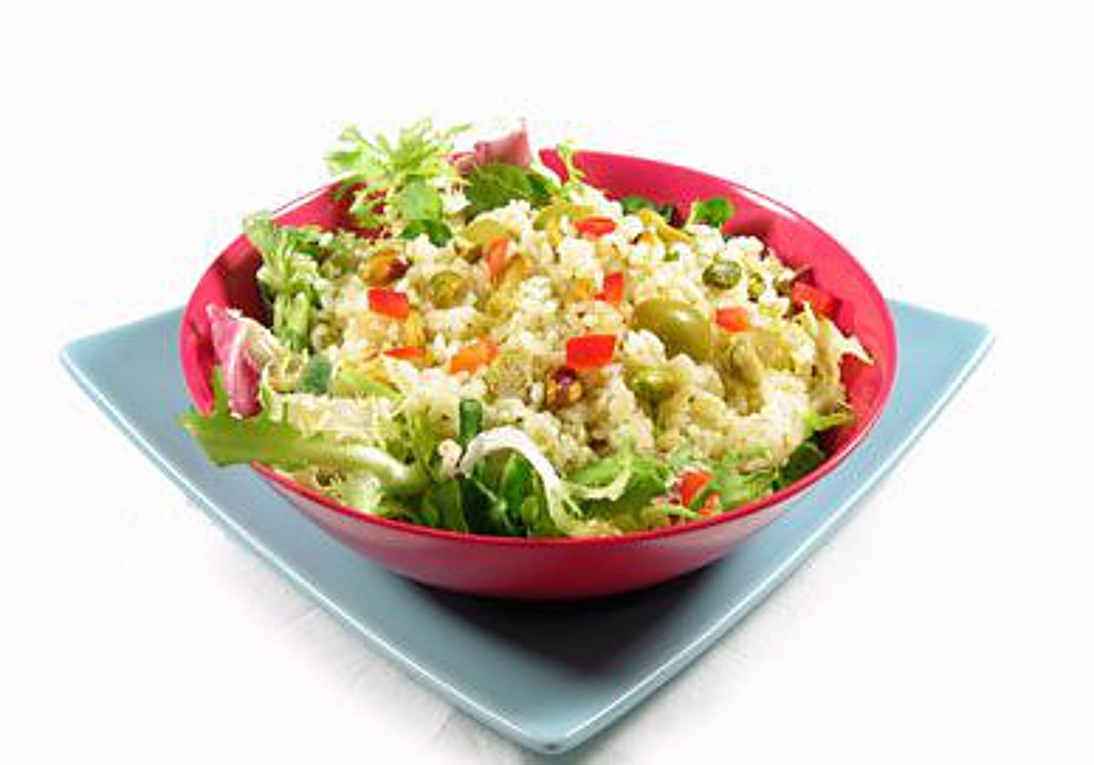 Ensalada de arroz multicolor.