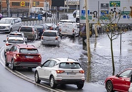Así se encontraba el entorno de Valdecilla Sur durante la mañana de este jueves.
