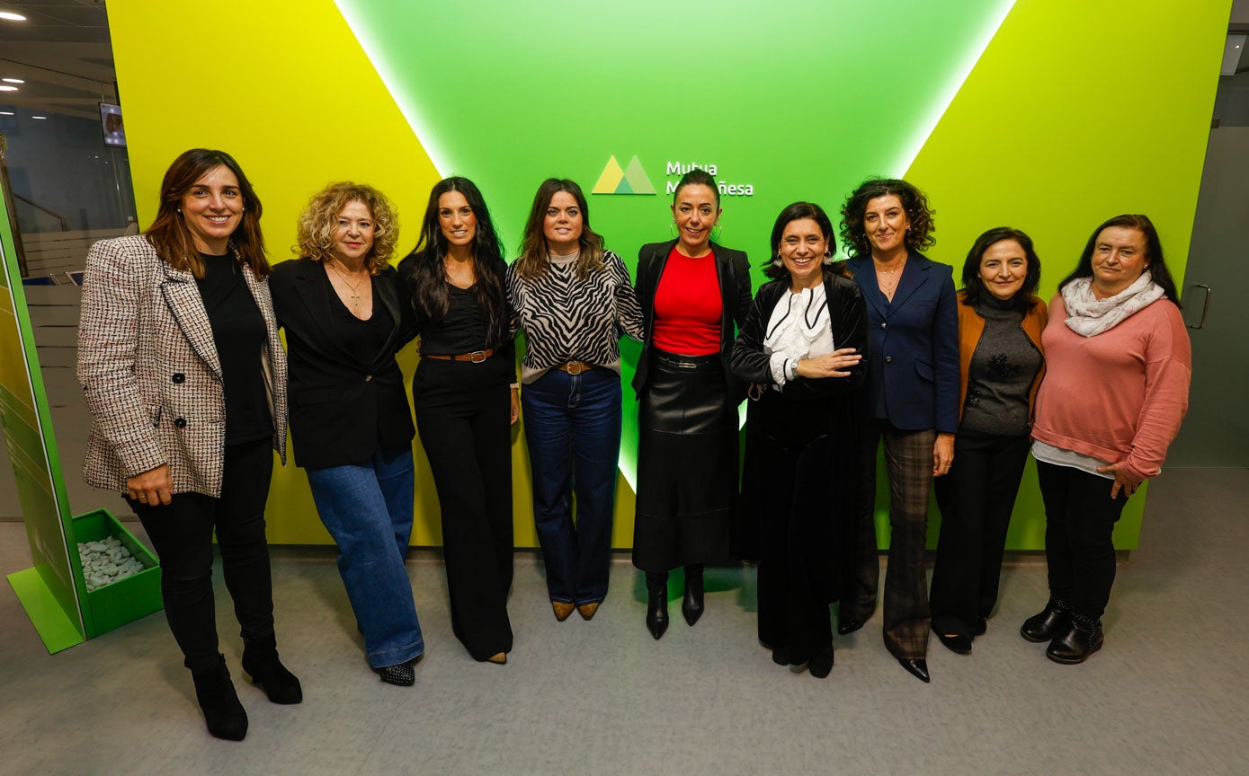 Laura Campollo, Trini López, Alicia Costa, Sandra Valverde, María Moreira, Isabel Sandoval, María Jesús Martínez, Gloria Cuadrado y Silvia Lavín.