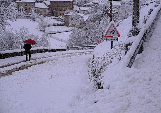 Liébana bajo la nieve este viernes