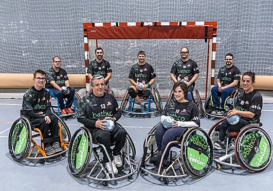 Arriba de izquierda a derecha: Marcos Solana, Pablo Miguel 'Piti' López, Óscar Laguna, Sergio Herrera y Pablo Cerezo. Abajo de izquierda a derecha: Luke Kilford, Juan Francisco Cerezo, Marina Pereda, María Cruz Ruiz.