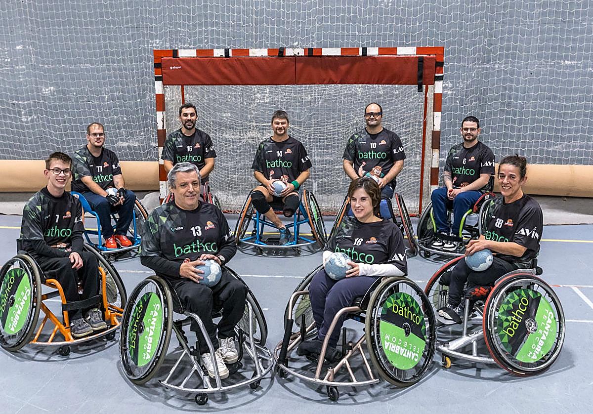 Arriba de izquierda a derecha: Marcos Solana, Pablo Miguel 'Piti' López, Óscar Laguna, Sergio Herrera y Pablo Cerezo. Abajo de izquierda a derecha: Luke Kilford, Juan Francisco Cerezo, Marina Pereda, María Cruz Ruiz.