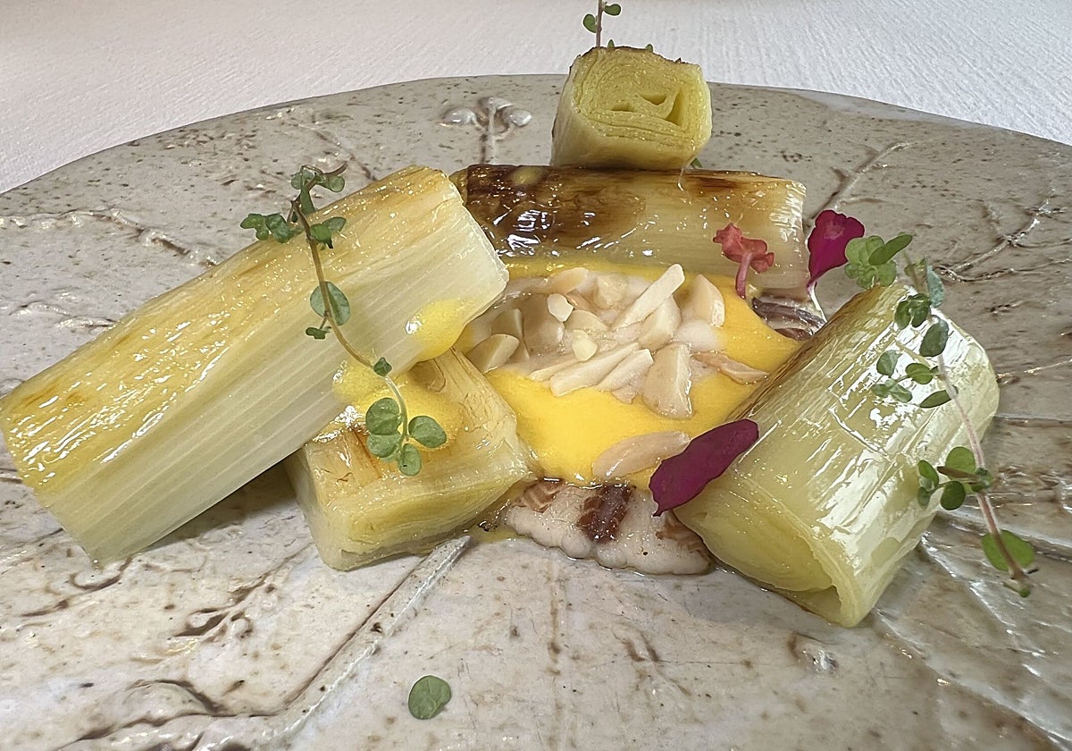 'Huerta, salsa holandesa y ahumados', un plato donde el protagonista es el puerro.