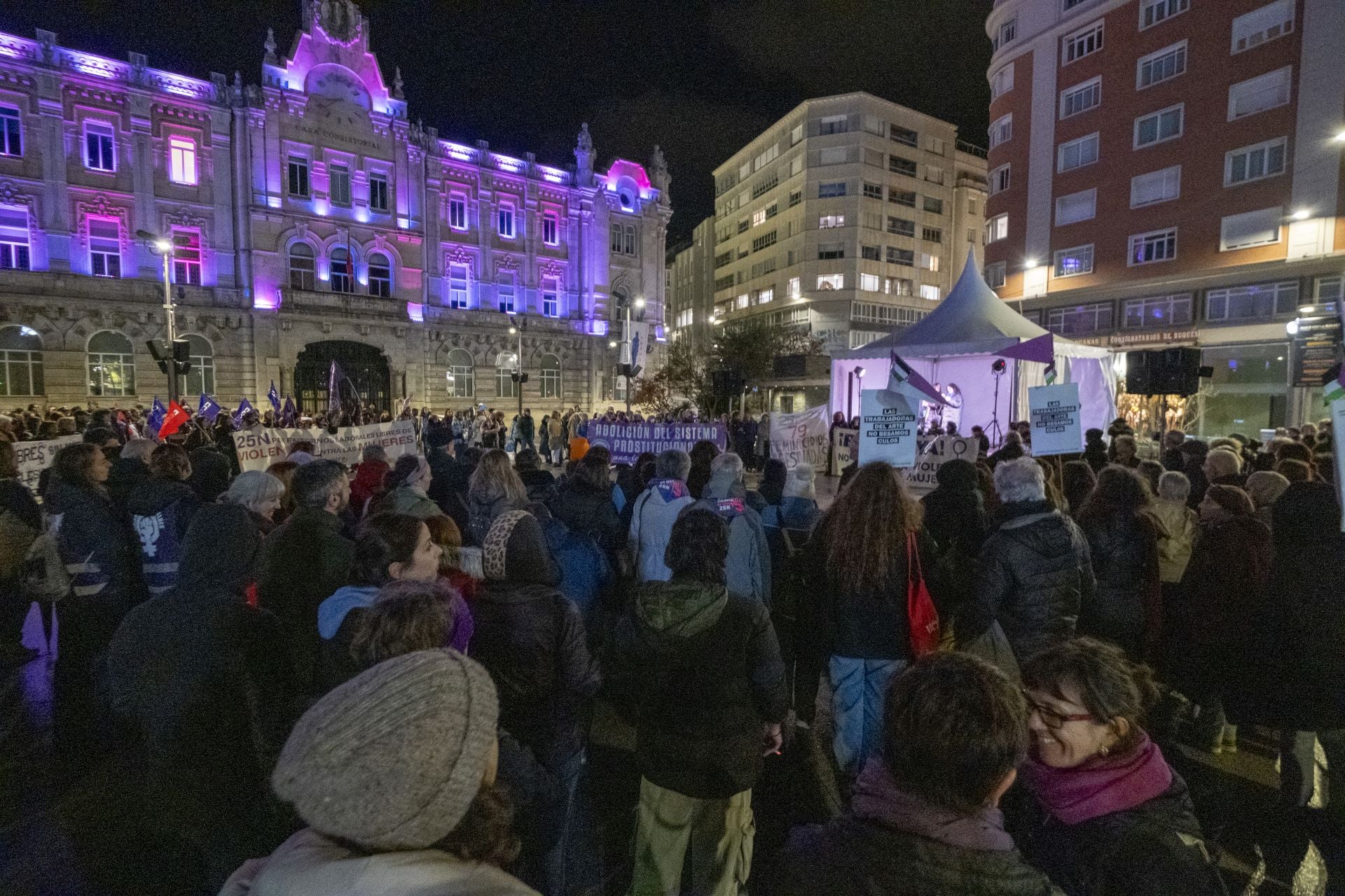 El público en el momento de la lectura del manifiesto.