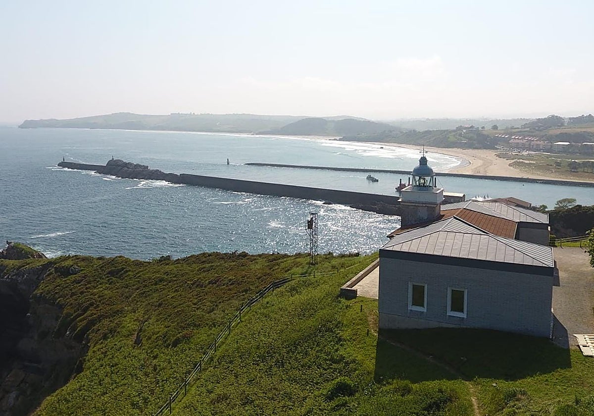 Faro Punta de la Silla, actual Centro de Interpretación del Parque Natural de Oyambre.
