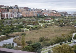 El Parque de Las Llamas es la zona verde más amplia del municipio de Santander.