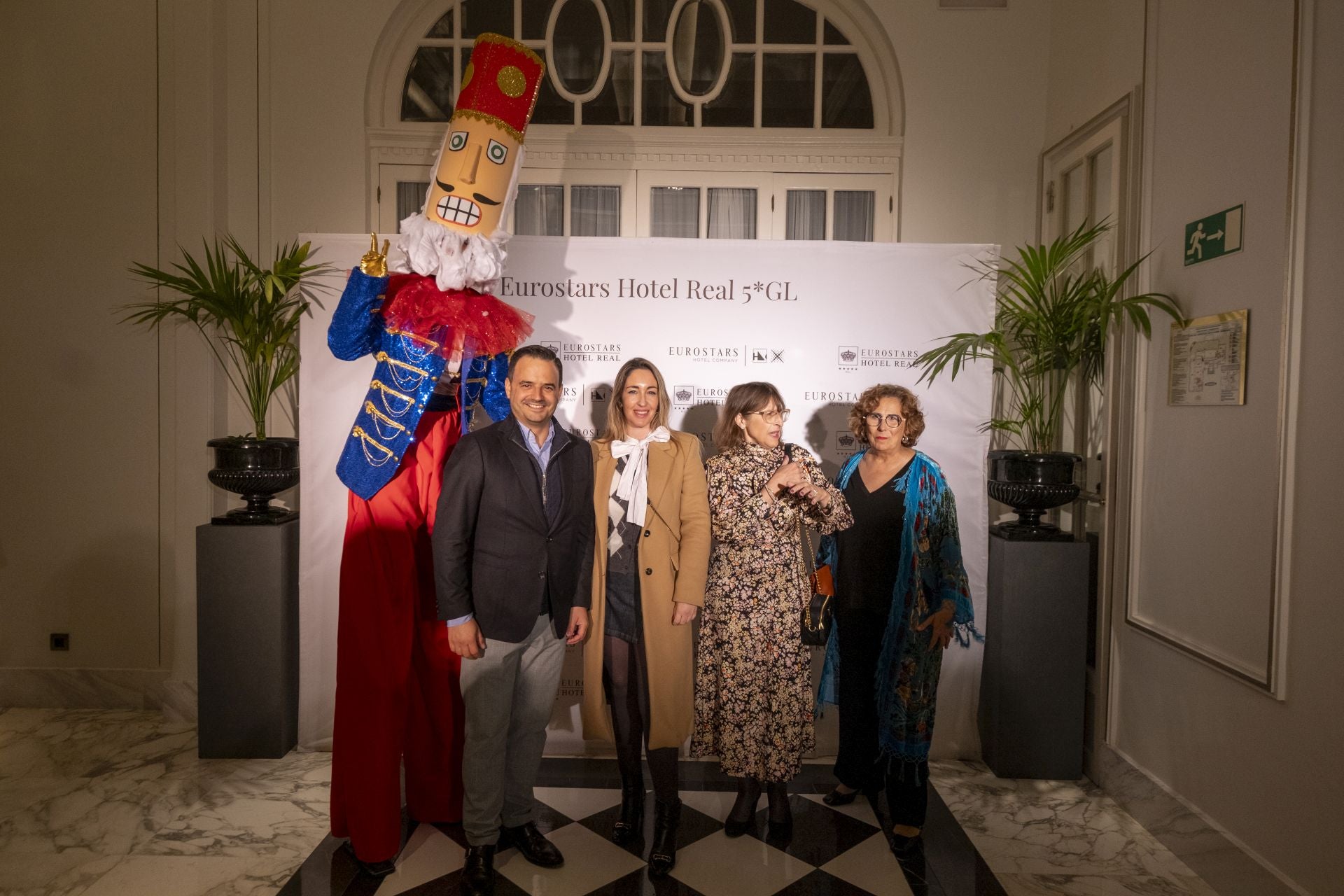 Agustín Echevarría, Sandra Santiago, Raquel Menéndez y Sonsoles López.