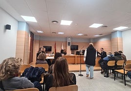 Las acusadas piden perdón a las familias, este viernes, antes de ser condenadas en el Juzgado de lo Penal de Santander.