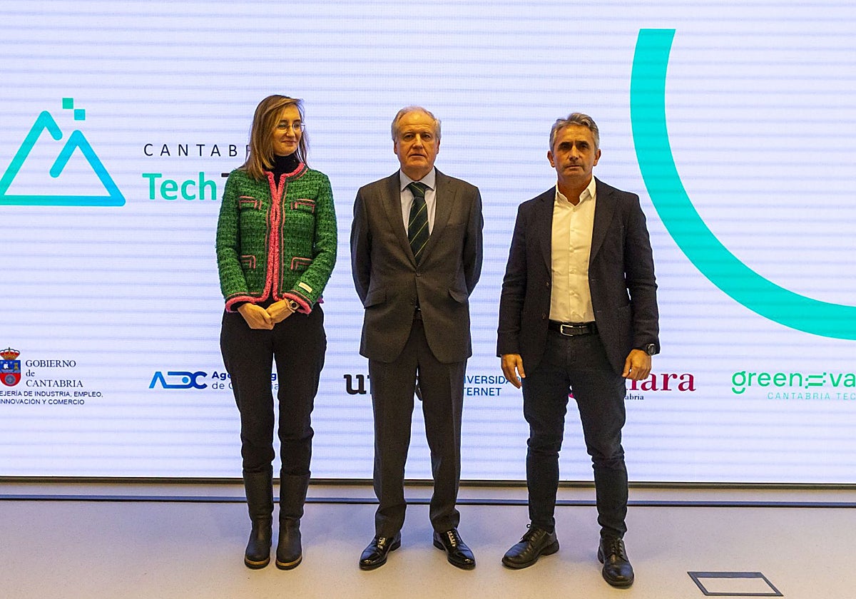 Isabel Díez, Eduardo Arasti y Tomás Dasgoas.