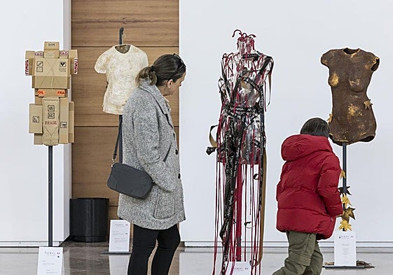 La instalación 'Heridas' se compone de bustos de varias artistas.