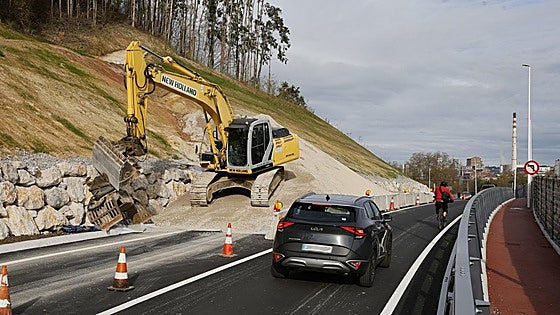 El Gobierno espera reabrir «esta semana» el carril cortado de la carretera Viveda-Duález