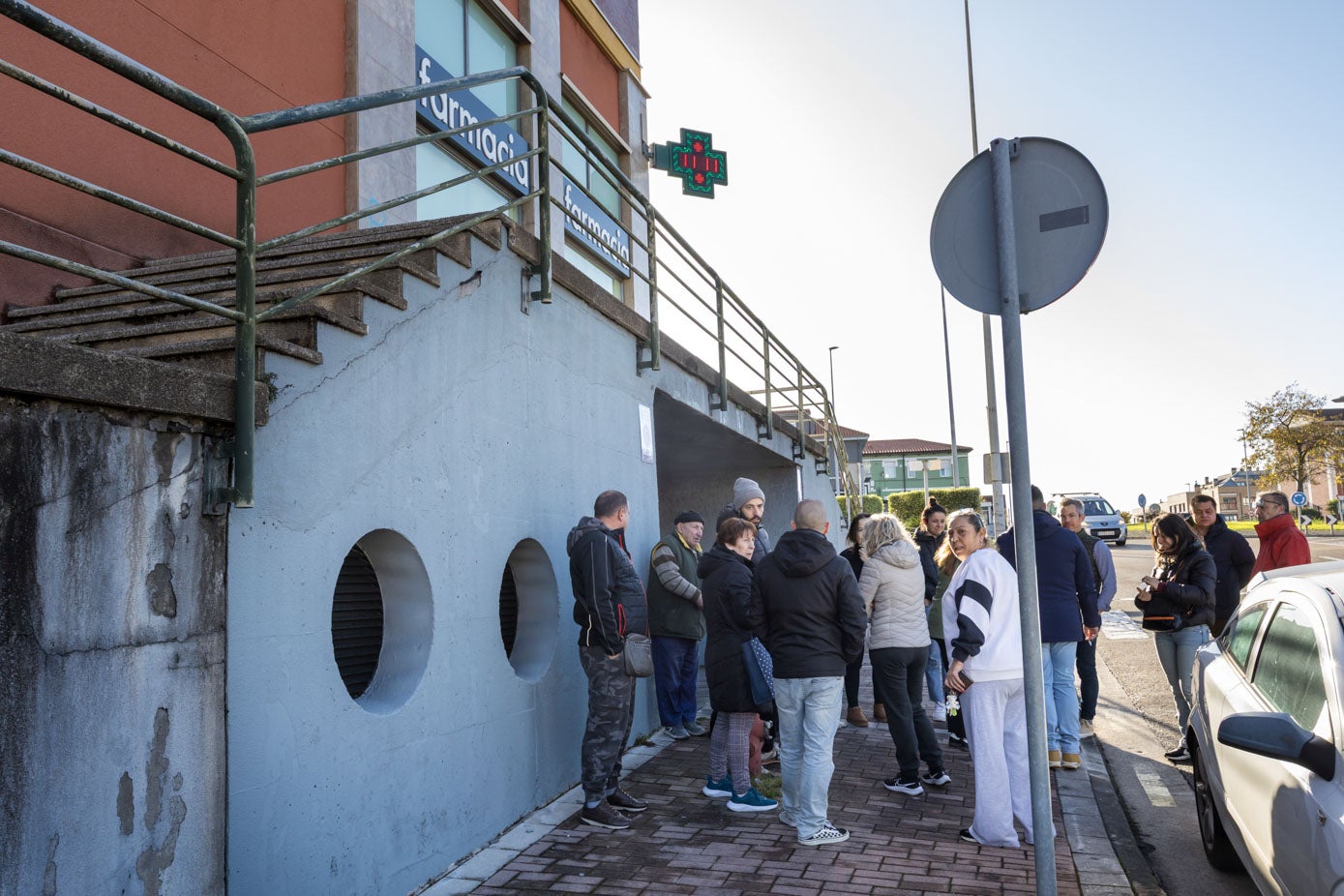 Los vecinos, alarmados, han pasado la mañana comentando lo sucedido. 
