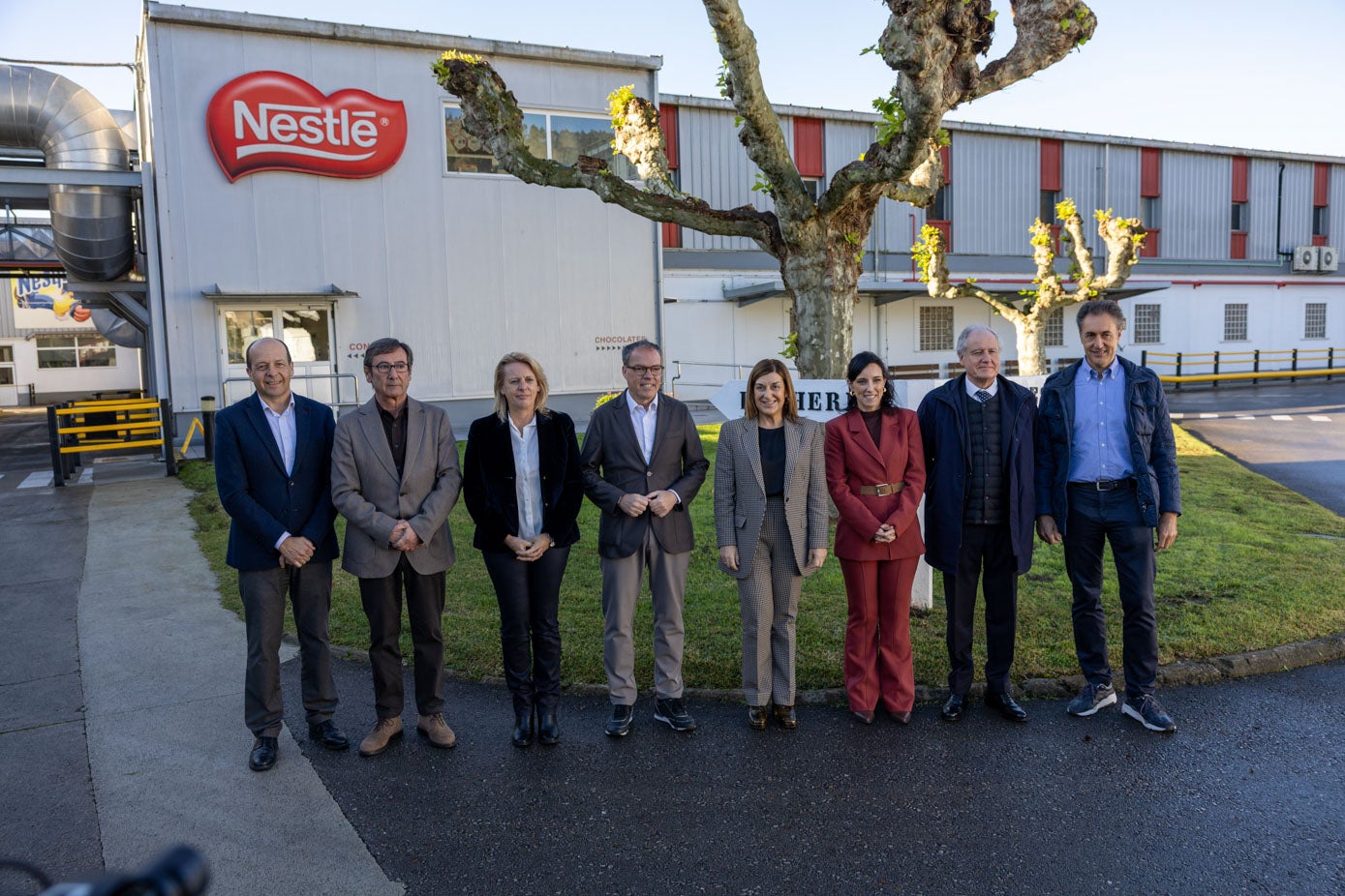 La jefa del Ejecutivo ha dado a los trabajadores la enhorabuena por la efeméride.