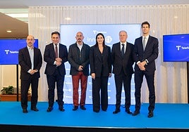Álvaro Lavín, Antonio Bengoa, César Pascual, Gema Igual, Eduardo Arasti y Javier Benito.