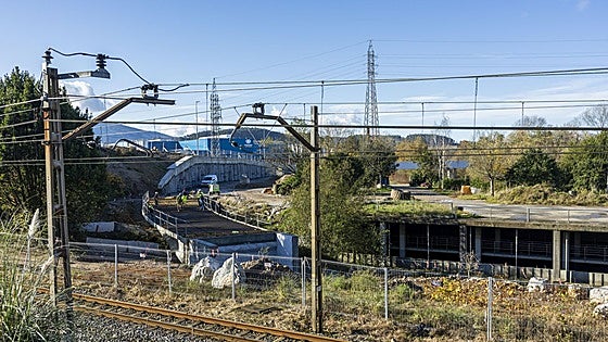 El desvío del tren da forma a su enlace clave y alcanza ya los dos años de obras