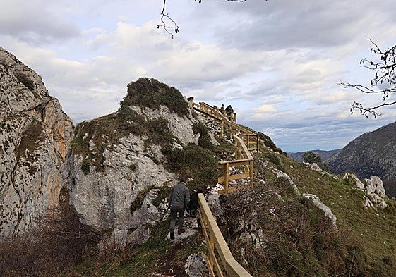 Mirador en el cueto Sulavilla, en Tresviso