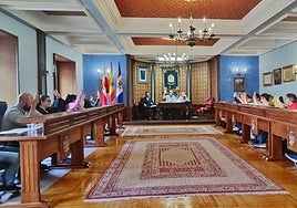 La Corporación aprobó con la única abstención de REC el nuevo nombre del teatro.