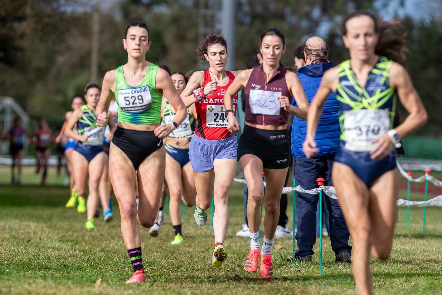 Olga Corral (529), progresando posiciones.