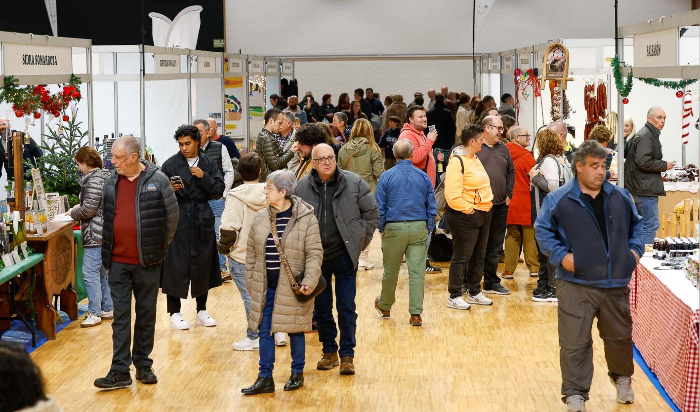 La jornada de sábado en la Feria del Producto ha congregado a numeroso público.