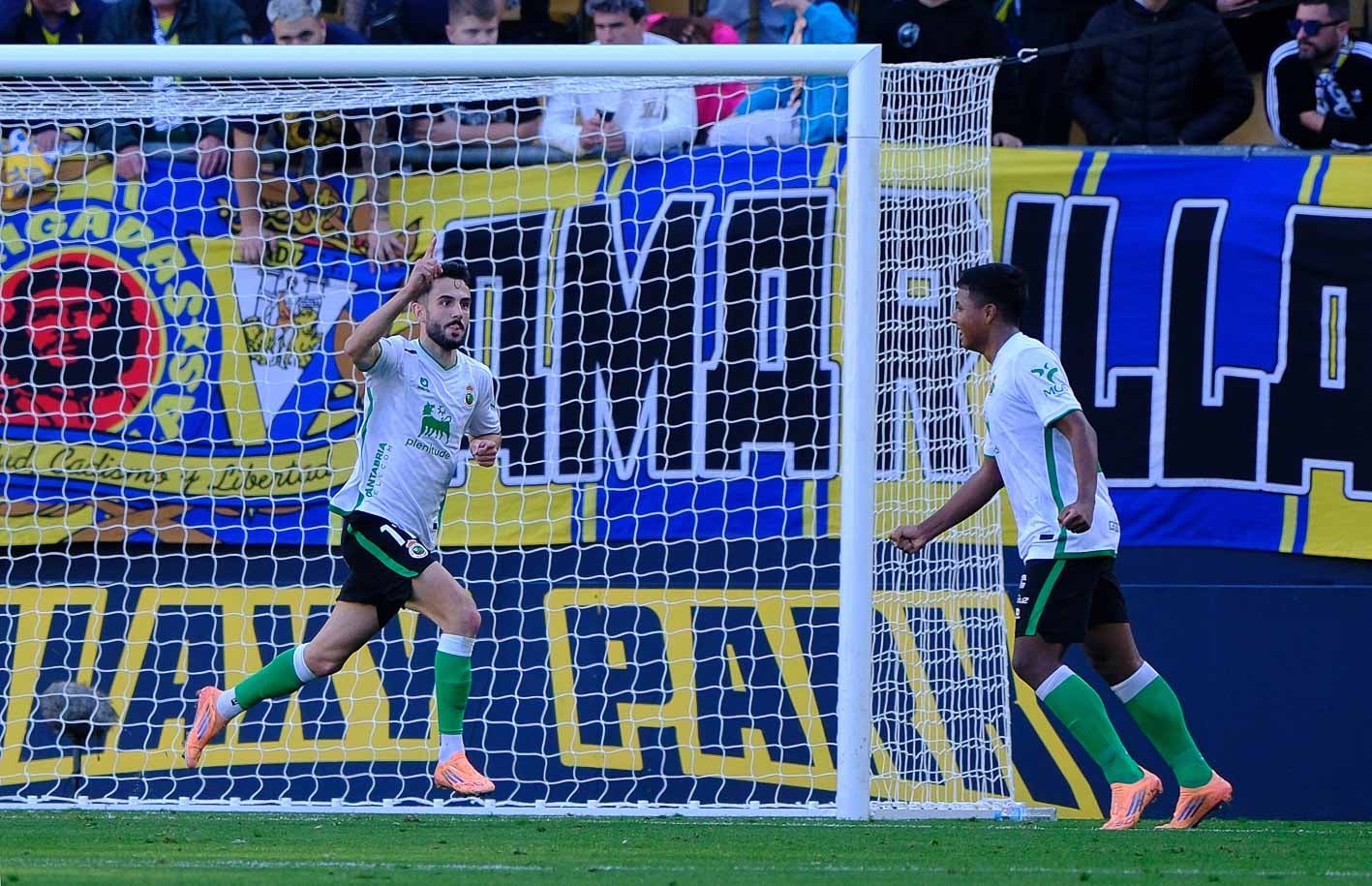 Andrés Martín recuperó el gol en Cádiz e hizo dos tantos para dar la victoria al Racing