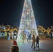 El árbol de Navidad, un clásico que las familias no quieren perderse