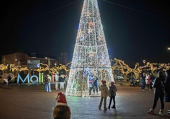 El árbol de Navidad, un clásico que las familias no quieren perderse